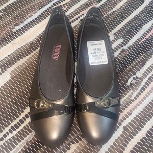 Brand new Munro flats!